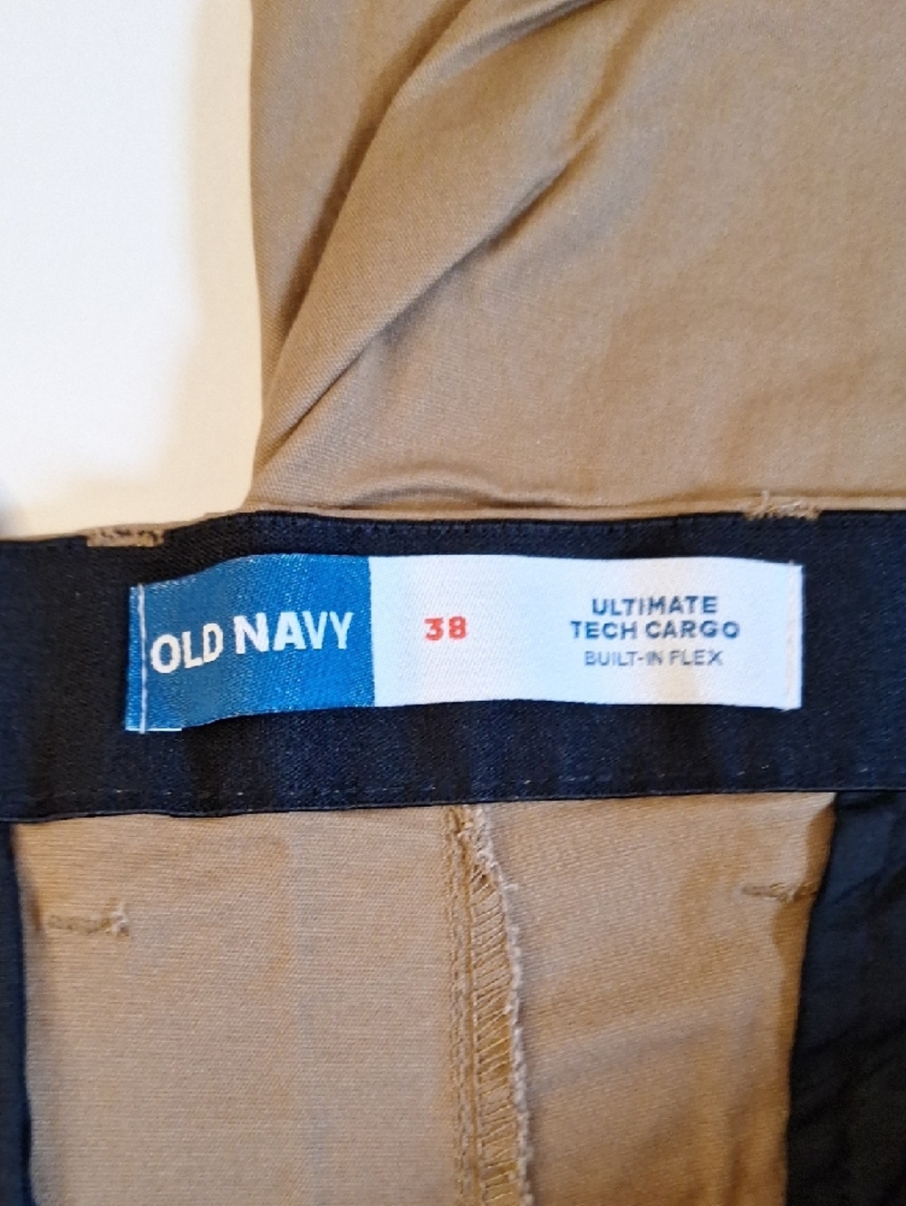 Old Navy Men's Slim Ultimate Cargo Shorts - Picture 3 of 4